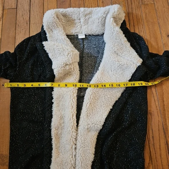Wild Pearl Black Tan Open Front Sherpa  Cardigan Sweater Size Large - Picture 5 of 6